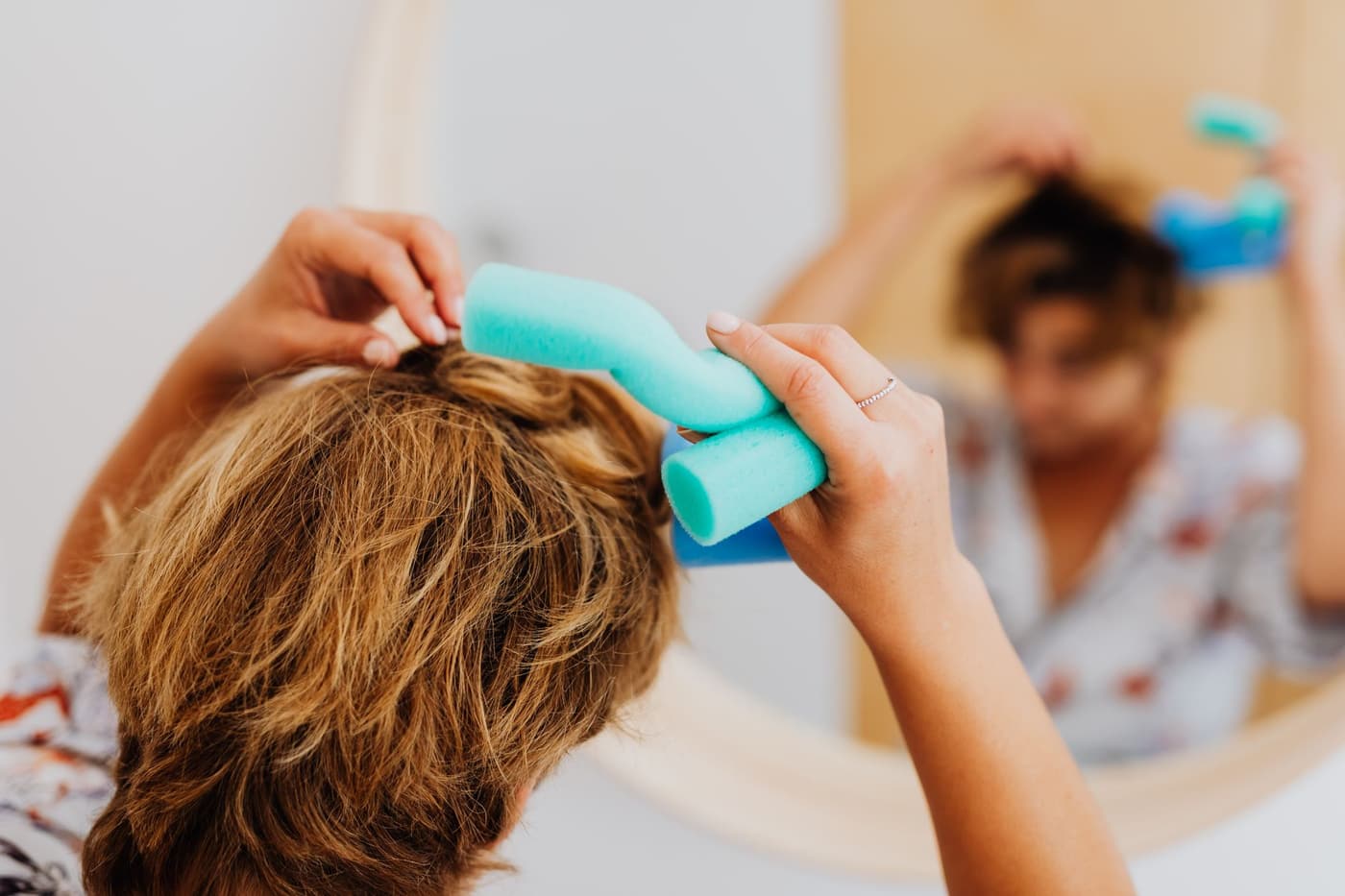 Coiffure facile à faire seule : 4 options comparées