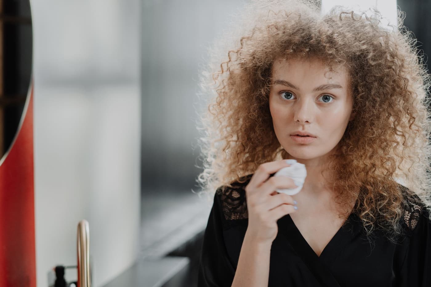 Soin sans rinçage cheveux bouclés : lequel choisir ?